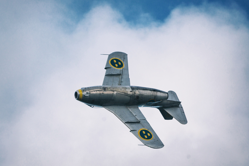J 29 Tunnan in the air in the airshow at Orebro airport