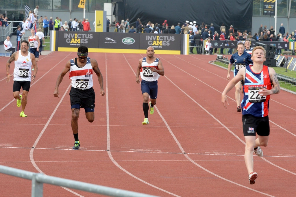 Male athletes sprint race, location