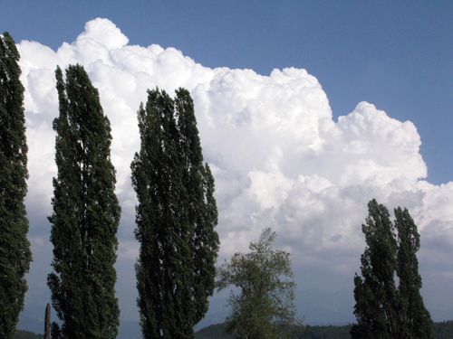 cloud formation in the sky, a weather phenomenon in meteorology
