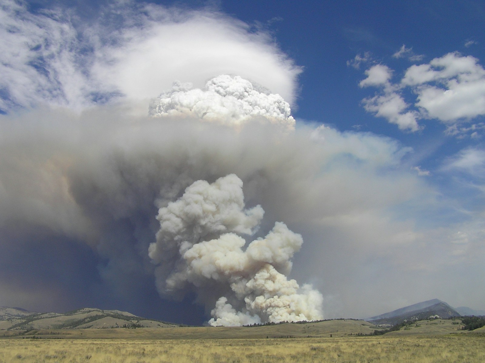 plinian volcanic eruption photograph